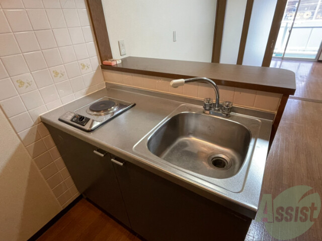 キッチン　キッチンは一人暮らしにはピッタリのサイズ感です。