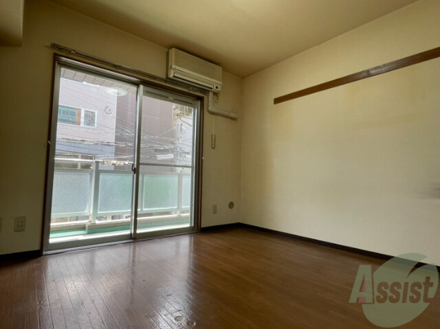 その他部屋・スペース　リビングが広々としているので、ベットも置けます。