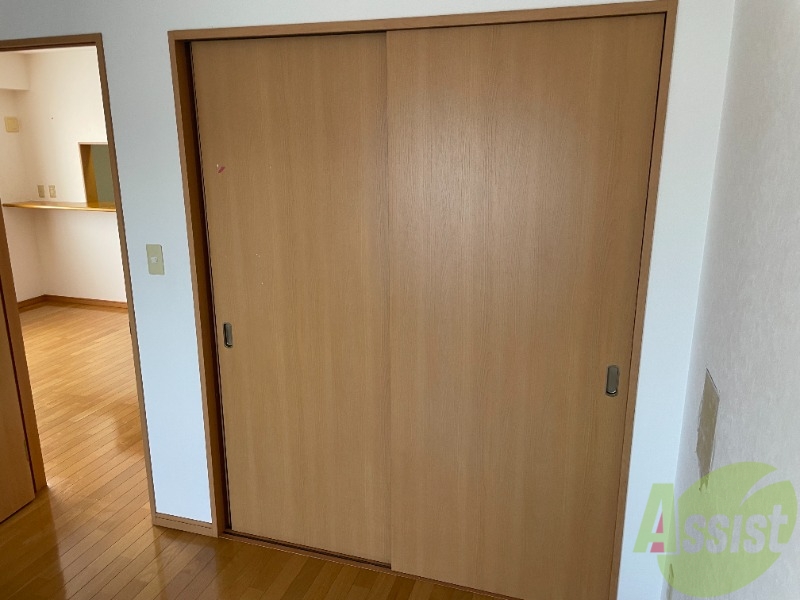 収納　収納はこちらのクローゼットをお使いください。