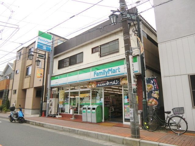 コンビニ　ファミリーマート上野芝店（コンビニ）まで1879m