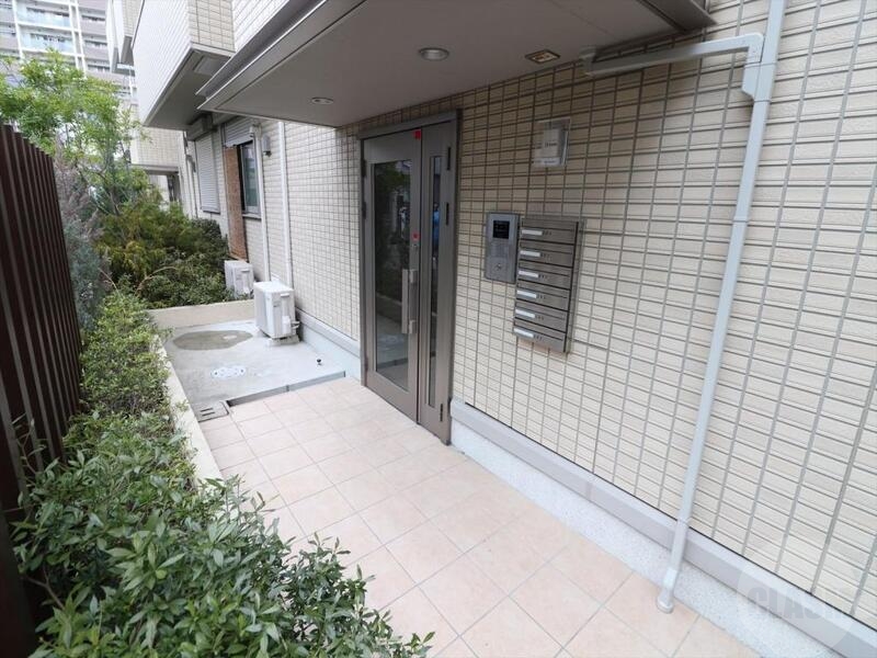 エントランス　オートロック付きで安心です