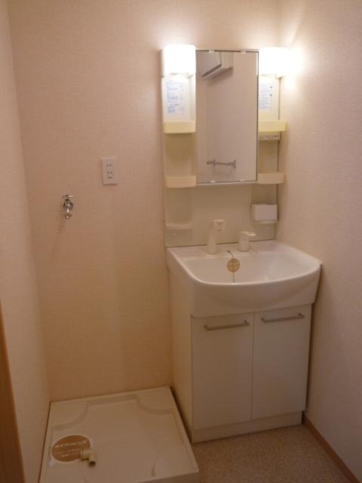 洗面設備　洗髪洗面化粧台  室内洗濯機置き場