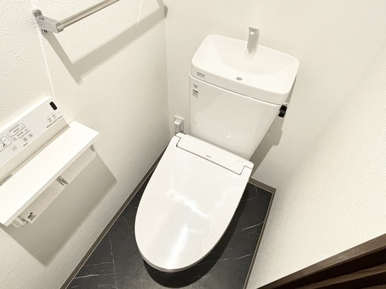 トイレ　シャワー付きトイレ