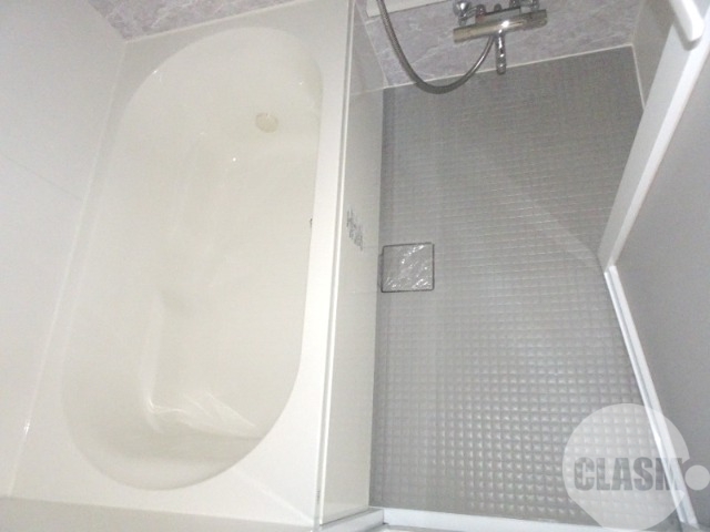 バス・シャワールーム　浴室乾燥機＆追焚機能付き広々バスルーム♪