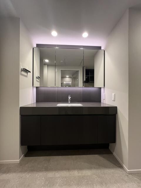 洗面設備　忙しい朝には欠かせない洗面所です