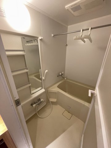 バス・シャワールーム　※写真は901号室です。 相違する場合は現況を優先いたします