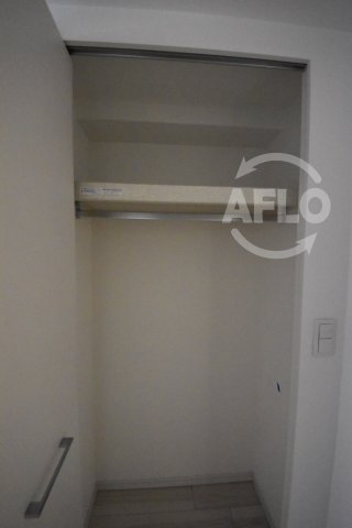 収納　スワンズシティ谷町モデルノ　クローゼット