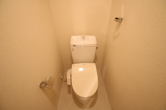 トイレ　※別室の参考写真の為、現況優先です。