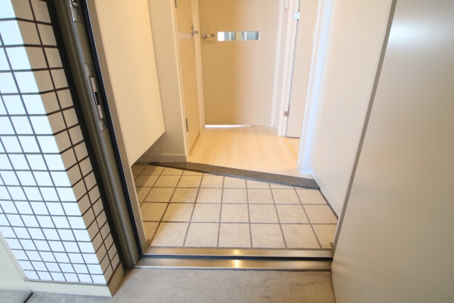 玄関　※別室の参考写真の為、現況優先です。