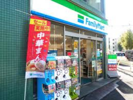 コンビニ　ファミリーマート高円寺梅里店（コンビニ）まで199m