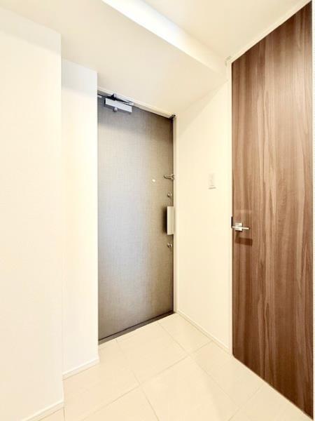 玄関　収納もある玄関です