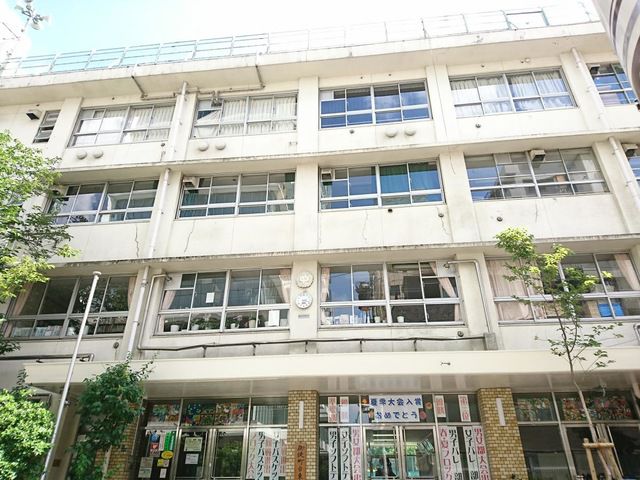 中学校　御徒町台東中学校（中学校）まで470m