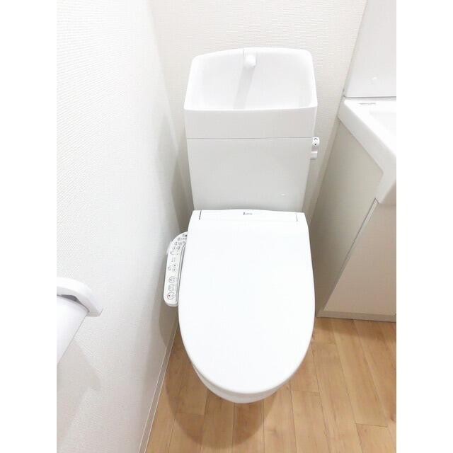 トイレ　温水洗浄便座