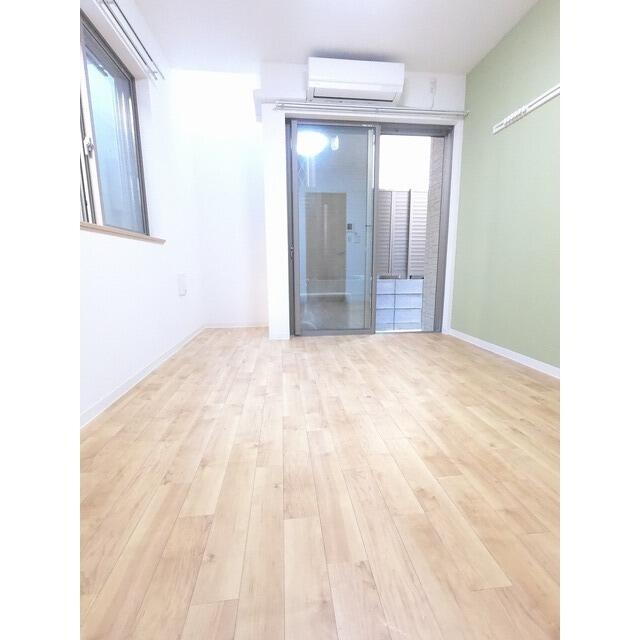 居室・リビング　角部屋2面採光！