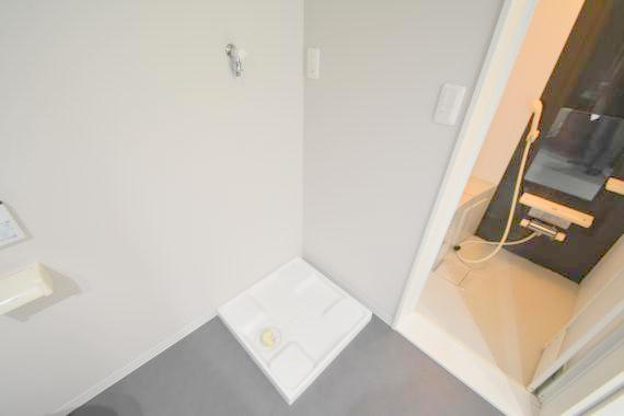 その他設備　室内に洗濯機置場があれば雨の日でも濡れる心配がございませんね