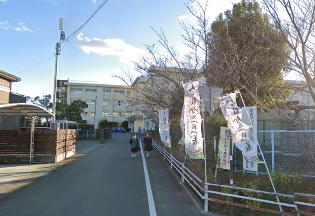 中学校　磐田市立南部中学校（中学校）まで2300m