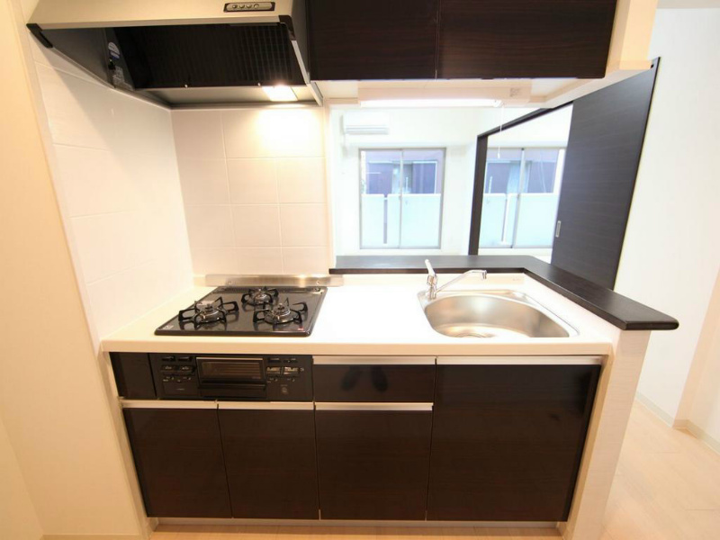 キッチン　システムキッチン（ガス3口・グリル付）カウンターキッチン