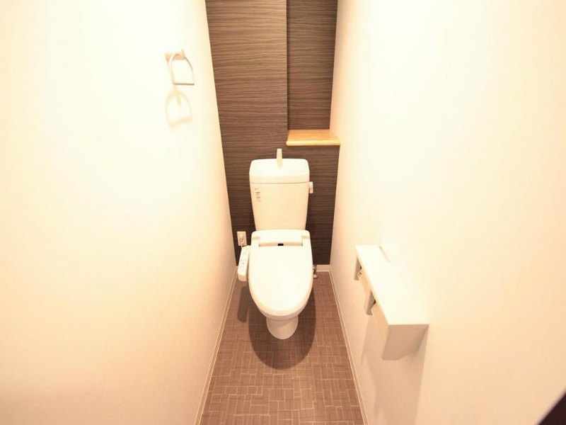 トイレ　温水洗浄便座付トイレ