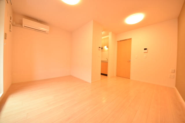 居室・リビング　★１０．５帖の広いリビングです★