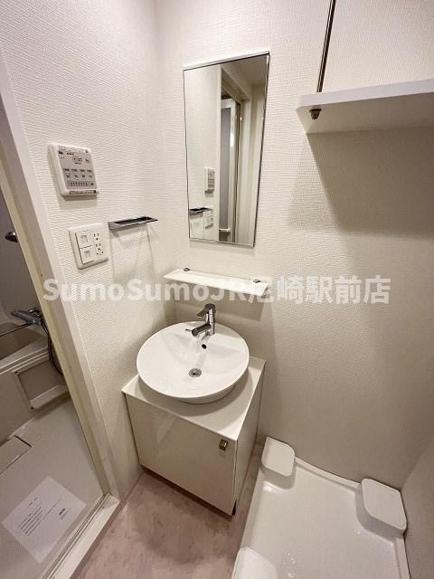 洗面設備　スペースが確保できる洗面所です