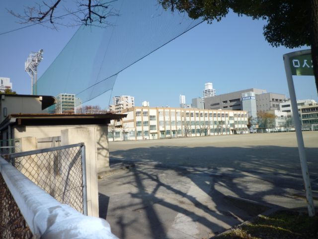 中学校　市立白山中学校（中学校）まで440m