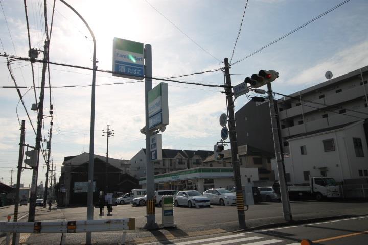 コンビニ　ファミリーマート（コンビニ）まで237m