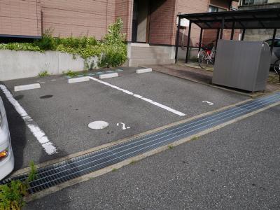 駐車場　敷地内駐車場