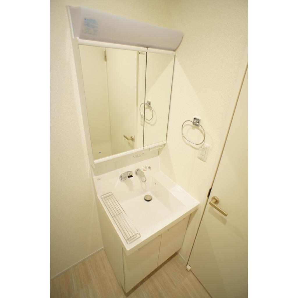 洗面設備　朝の身支度に便利なシャンプードレッサー！