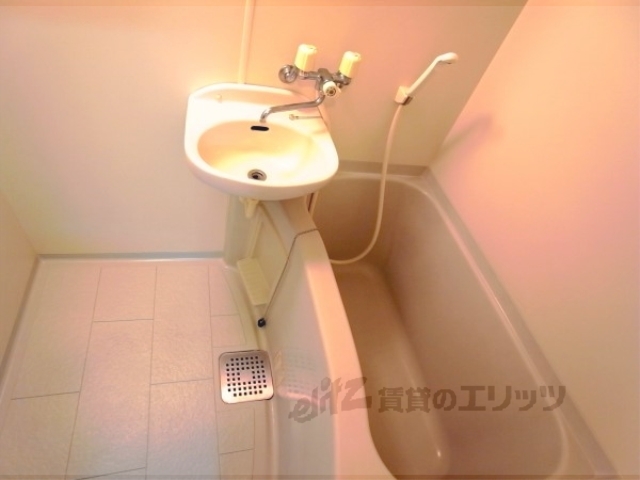 バス・シャワールーム　バス