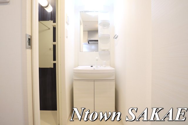 洗面設備　独立洗面化粧台付き