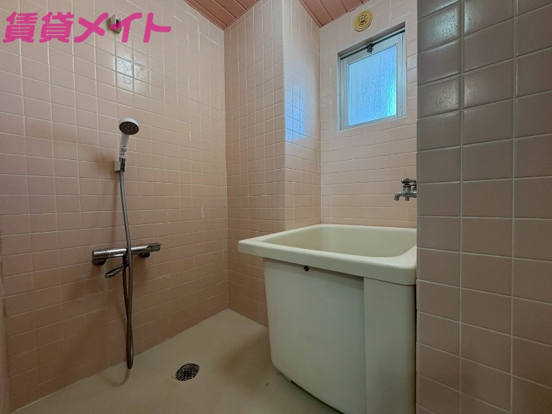 バス・シャワールーム　同型参考写真