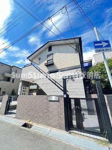 建物外観　外観は落ち着いています