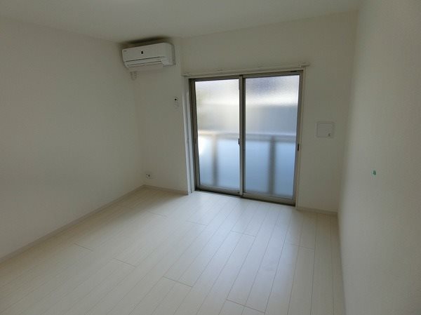 居室・リビング　明るいお部屋です。