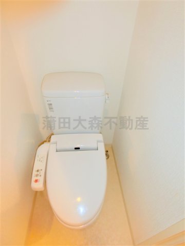 トイレ　温水洗浄便座付きのトイレ