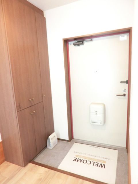 玄関　シューズボックス付きの玄関です！