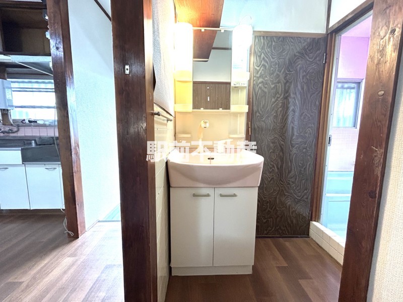 洗面設備　独立洗面台です♪