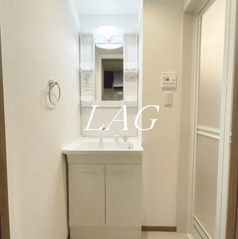 洗面設備　独立洗面台です。