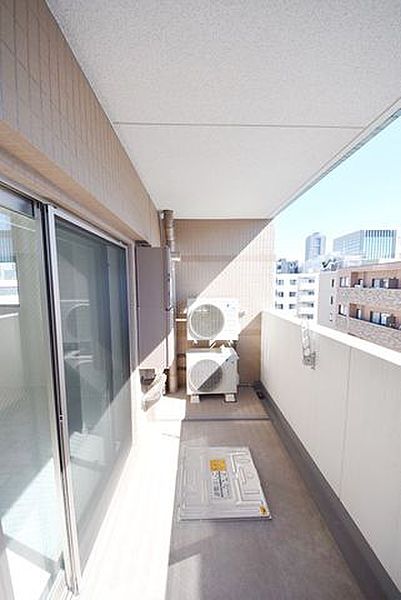 バルコニー　お洗濯にも便利なバルコニー付き