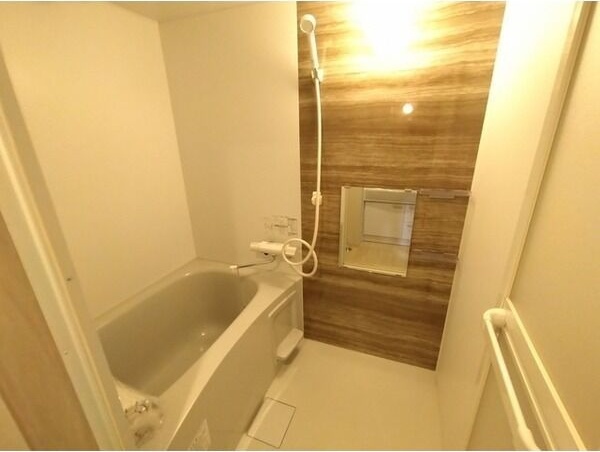 バス・シャワールーム　きれいなお風呂で快適バスタイム♪