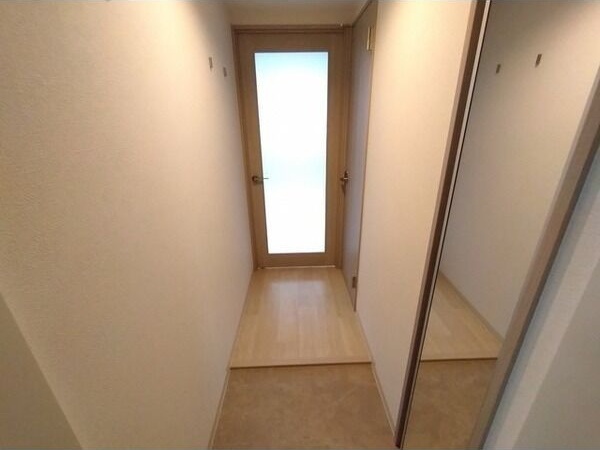 玄関　明るい玄関がお出迎えです☆