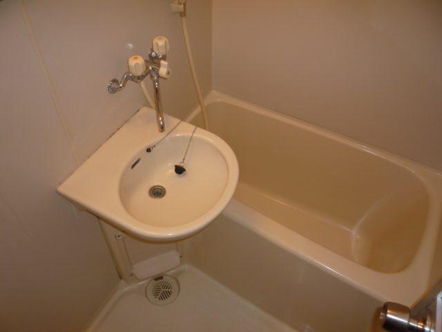 バス・シャワールーム　給湯式バスルーム