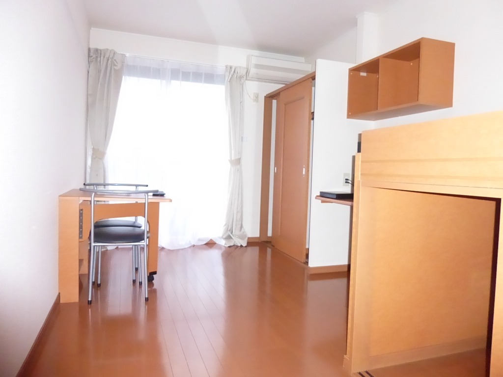 居室・リビング　同タイプ物件の為、形状や間取寸法、色調等が実際とは異なります