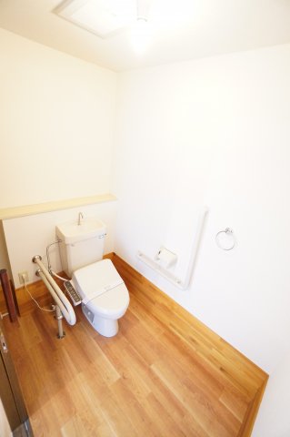 トイレ　※同物件・同タイプの写真です。