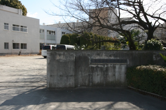 小学校　熊谷市立籠原小学校（小学校）まで154m