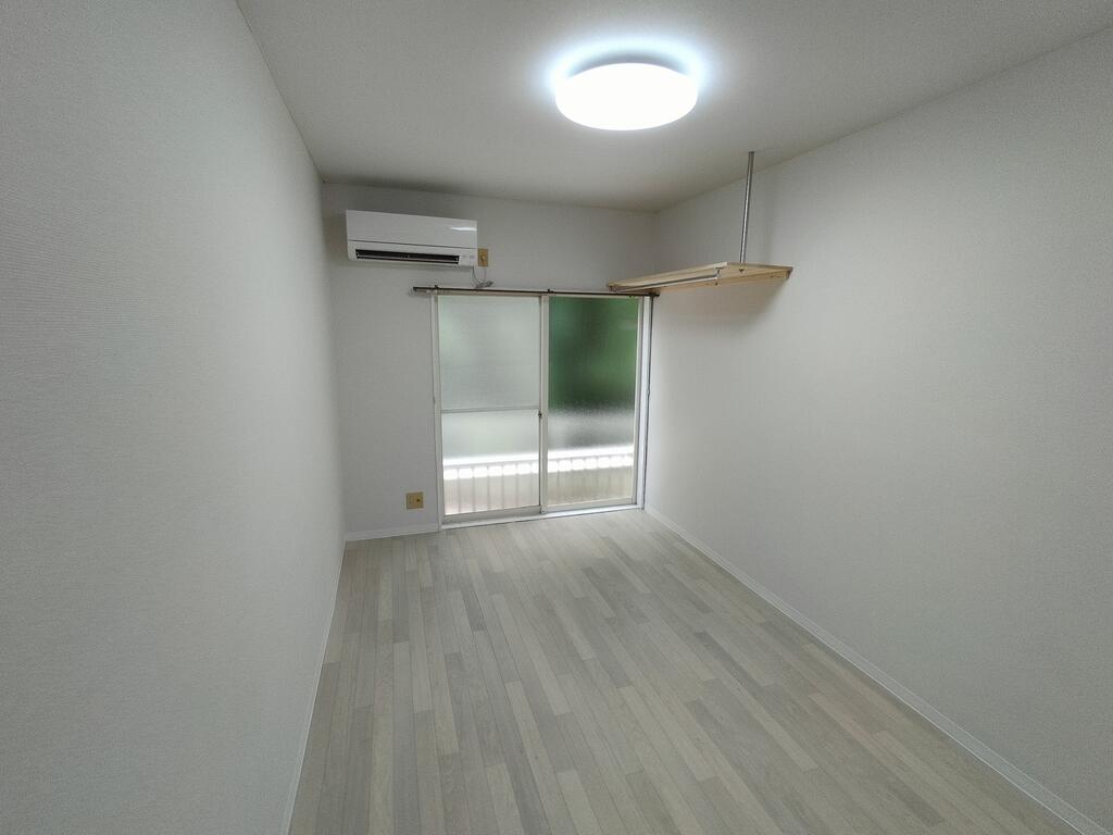 居室・リビング　6帖の洋室♪（同仕様写真）