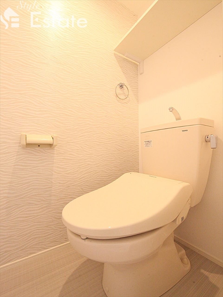 トイレ　トイレ　棚付