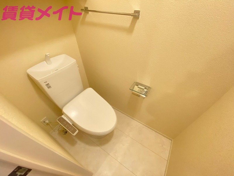 トイレ　同型参考写真