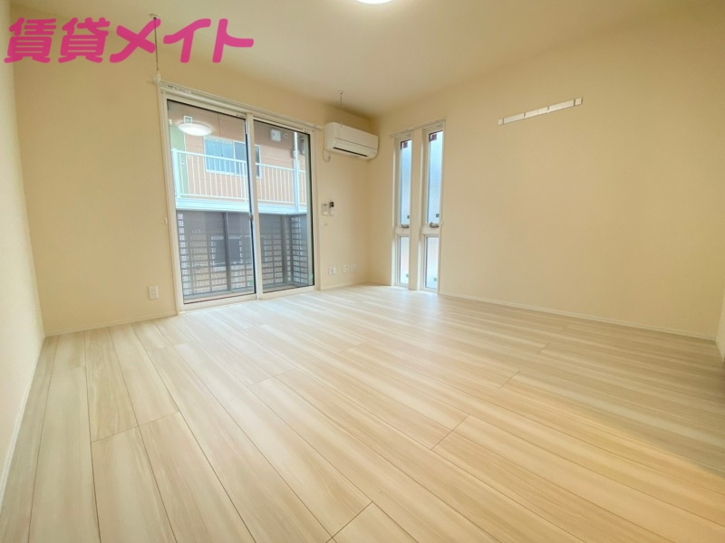 居室・リビング　同型参考写真