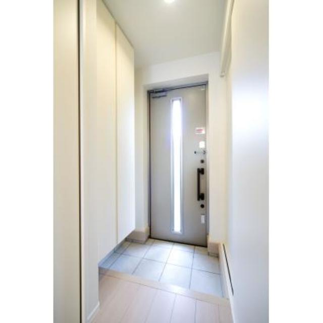 玄関　※写真は同タイプ住戸です。