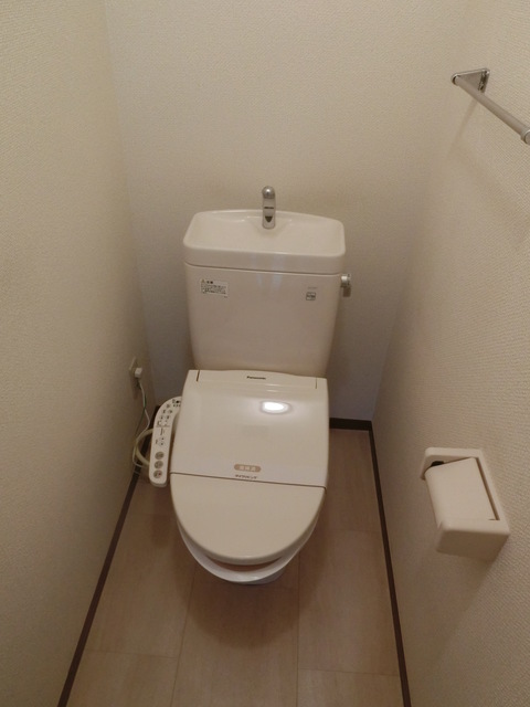 トイレ　シャワートイレ完備